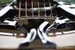 Saiten mit Resonator