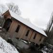 Steinabrücke im Februarwinter