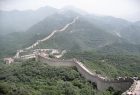 Die große chinesische Mauer ist nach offiziellen Angaben 8851 km lang - ohne Flüsse und Berge wie zerfallene Abschnitte erstreckt sich die Hauptmauer immerhin 2400 km, insbesondere der malerische Abschnitt bei Badaling ist weltberühmt. (Foto: Hansjörg Dühning)