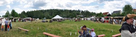 Mittelaltermarktpanorama bei Bräunlingen am Pfingstmontagnachmittag, den 28. Mai 2012.