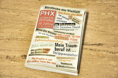 Cover der Phoenix Nr. 60, wie es sich auf der ersten gedruckten 60er-Phoenix repräsentiert. Die restlichen werden in Kürze ans KGT geliefert.