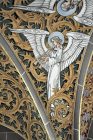 Aulos spielender Engel am Deckengewölber über dem Haupteingang der Kirche Peter & Paul (Foto: Martin Dühning)