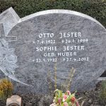 Grabstein des Ehepaars Otto und Sophie Jester in Oberlauchringen Ende März 2013