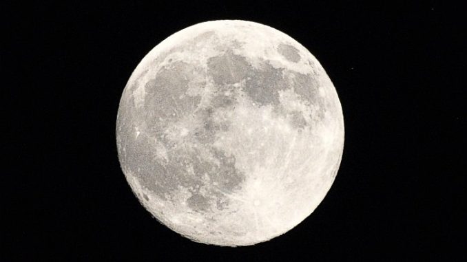 Mond bei Lauchringen am Samstag, 22 Juni 2013 (Foto: Martin Dühning)