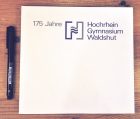 Quadratisch, praktisch, gut - oder schlicht: modern präsentiert sich die Festschrift zum 175sten Jubiläum des Hochrhein-Gymnasiums von 1989. Das HGWT-Logo feierte darauf seine Premiere.