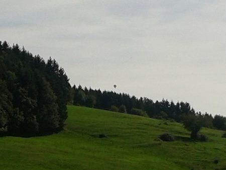 Wenig überrascht, dass der rein digitale Zoom auch bei der S3 Mini nicht wirklich taugt. Der Heißluftballon am Horizont ist nur erahnbar, sämtliche Details gingen verloren.