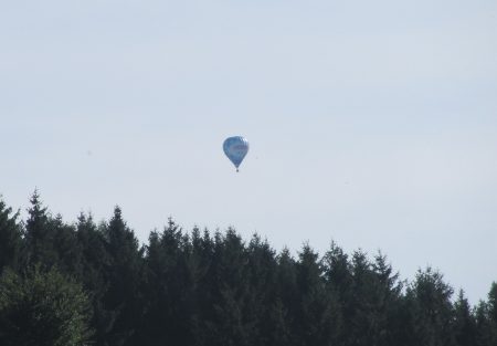 Der 14fache optische Zoom der Canon Powershot SX230 spielt definitiv in einer ganz anderen Liga - sogar die Schrift auf dem Heißluftballon ist hier noch zu erkennen.