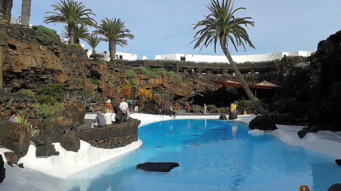 Künstlicher Pool beim Jameos del Agua