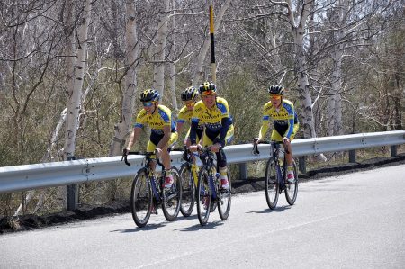 Dänische Radler trainieren am Ätna im April 2014. (Foto: Martin Dühning)