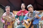 Zu den Highlights beim Spectaculum in Bad Säckingen 2014 gehörte sicher auch das Funfolk-Trio "Duivelspack" (Foto: Martin Dühning)