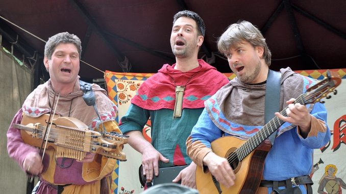 Zu den Highlights beim Spectaculum in Bad Säckingen 2014 gehörte sicher auch das Funfolk-Trio "Duivelspack" (Foto: Martin Dühning)