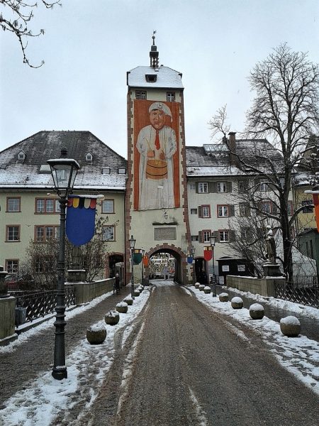 Lichtmess in der Hochrhein-Metropole Waldshut: Hier stehen die Zeichen längst auf Fasnacht... (Foto: Martin Dühning)