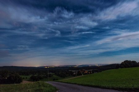 Nächtlicher Blick gen Abführen im August 2015 (Foto: Martin Dühning)