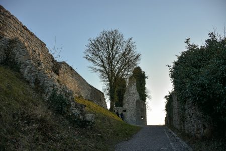 Ein fast perfekter Augenblick auf der Küssaburg am Ostermontagabend 2016 (Foto: Martin Dühning)