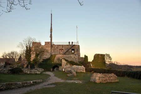 Küssaburg im Abendlicht (Foto: Martin Dühning)