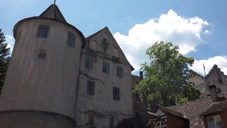 Die mittelalterliche Meersburg von der Stadtgasse aus betrachtet (Foto: Martin Dühning)