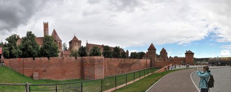 Die riesige Festungsanlage von der Südseite (Foto: Martin Dühning)