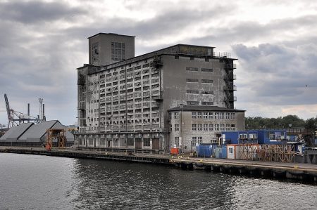 Altes Hafengebäude bei Danzig (Foto: Martin Dühning)