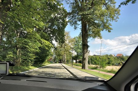 Die Straßen von Berent - mit hübschem Kopfsteinpflaster (Foto: Martin Dühning)