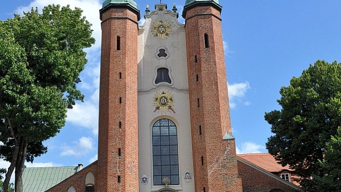 Frontansicht der Kathedrale St. Trinitatis in Oliva (Foto: Martin Dühning)