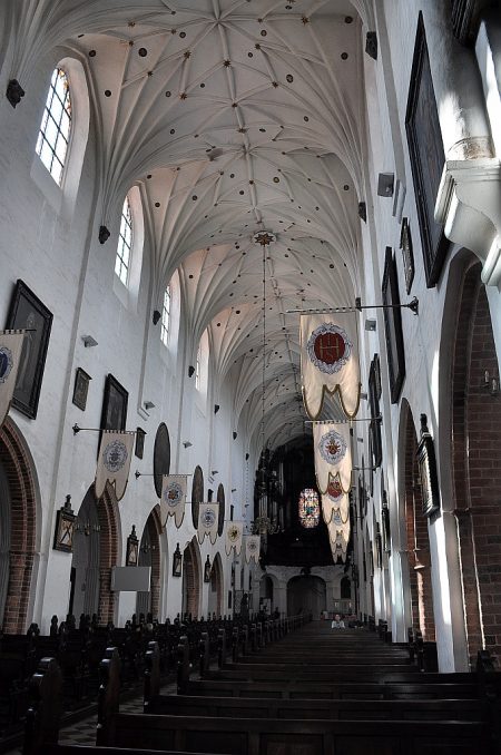 Blick auf das Hauptschiff Richtung Orgel (Foto: Martin Dühning)