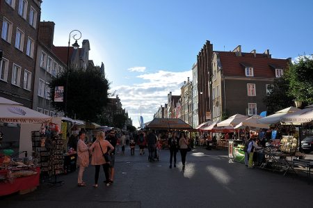 Markttreiben der St. Dominic's Fair hinter dem Krantor (Foto: Martin Dühning)