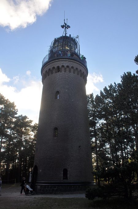 Der Leuchtturm mitten im Wald (Foto: Martin Dühning)