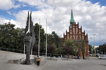 Engel vor der Kirche St. Peter und Paul in Stettin (Foto: Martin Dühning)