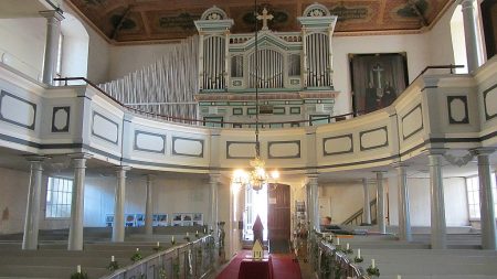 Empore und Orgel der Marienkirche in Ueckermünde (Foto: Salome Leinarkunion)