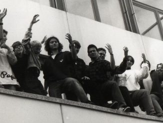 Das legendäre Phoenix-Team in den 1990ern bei einer Perfomance - das Foto entstammt einer Collage, die lange Zeit den alten Oberstufenraum am Klettgau-Gymnasium zierte.