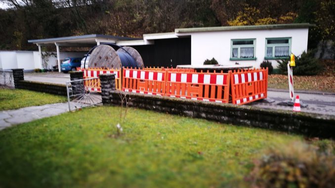 Anfang Dezember 2016 erreichte die Glasfaser mein Wohnhaus - für mich persönlich viel zu spät (Foto: Martin Dühning).