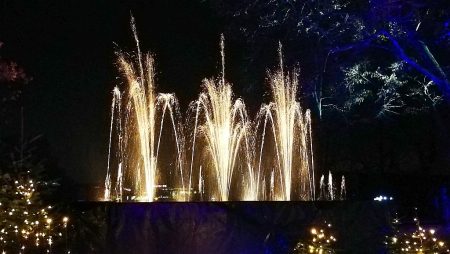 Die glitzernden Fontänen hatten etwas von Feuerwerk (Foto: Martin Dühning)