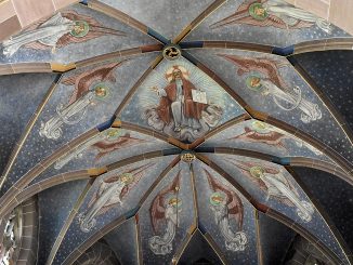 Man muss heuer schon etwas weiter radeln, um in den Genuss von liturgischen Segen zu kommen, aber in St. Peter und Paul wurde ich wieder mal fündig. (Foto: Martin Dühning)