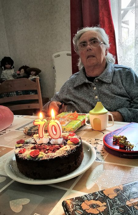 Ursula Dühning an ihrem 70zigsten Geburtstag, schon von schwerer Krankheit gezeichnet (Foto: Martin Dühning)