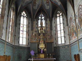 Hochaltar von St. Peter & Paul mit Palmzweigen (Foto: Martin Dühning)