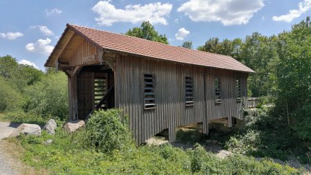 Holzbrücklein über die Steina bei Tiengen (Foto: Martin Dühning)