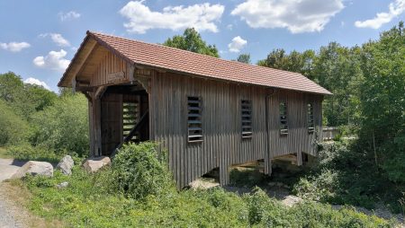 Holzbrücklein über die Steina bei Tiengen (Foto: Martin Dühning)