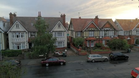 Abendlicher Ausblick auf die St. Mary Street in Llandudno (Foto: Martin Dühning)