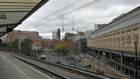 Bahngleich für den Zug nach Llandudno in Manchester Picadilly (Foto: Martin Dühning)