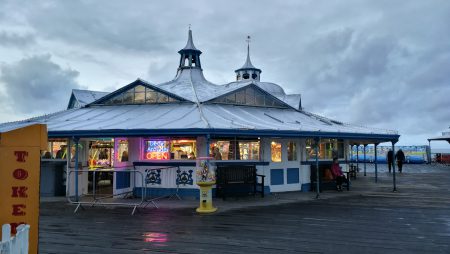 Spielhalle auf dem Llandudno Pier (Foto: Martin Dühning)