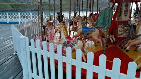 Kinderkarussell auf dem Llandudno Pier (Foto: Martin Dühning)