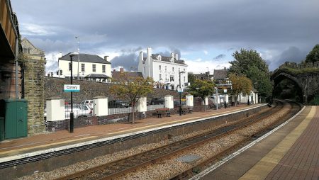 Bahnhof des nordwalisischen Städtchens Conwy (Foto: Martin Dühning)