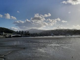 Panoramablick auf die Stadt Conwy und die gleichnamige Festung (Foto: Martin Dühning)