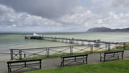 Ausblick vom "Happy Valley" auf das Llandudno Pier (Foto: Martin Dühning)