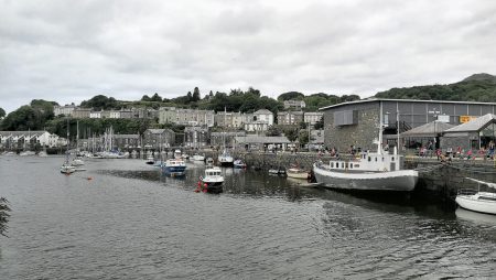 Der kleine Hafen von Porthmadog (Foto: Martin Dühning)