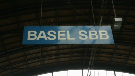 Basel Schweizer Bahnhof (Foto: Martin Dühning)
