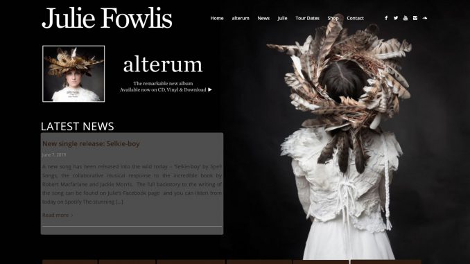 Webseite von Julie Fowlis unter https://www.juliefowlis.com/