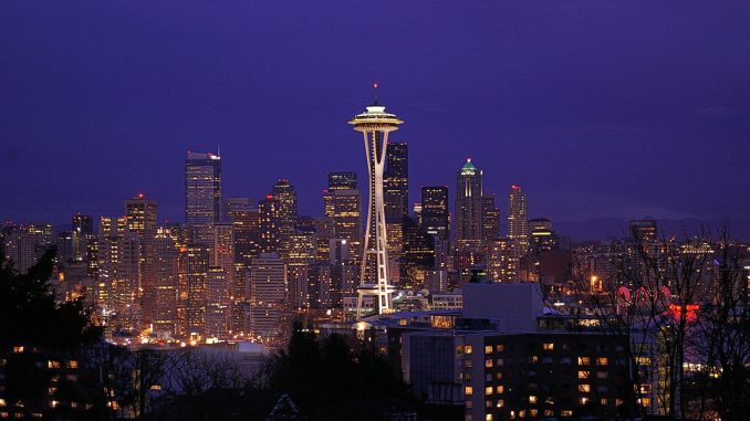 Seattle bei Nacht (Foto: Johan Bos via Pexels)