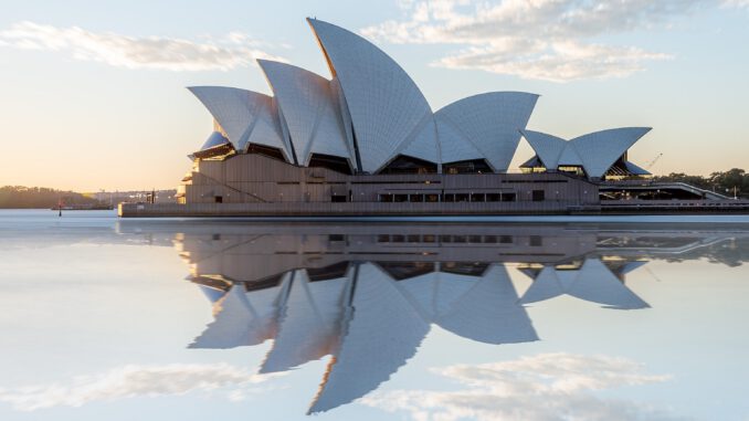 Sydney im Morgendämmer (Foto: Simon Clayton via Pexels)
