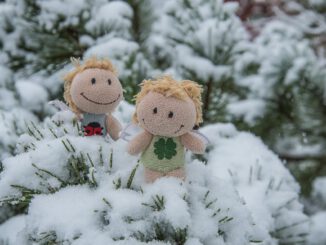 Kara und Luisa im Schnee (Foto: Martin Dühning)